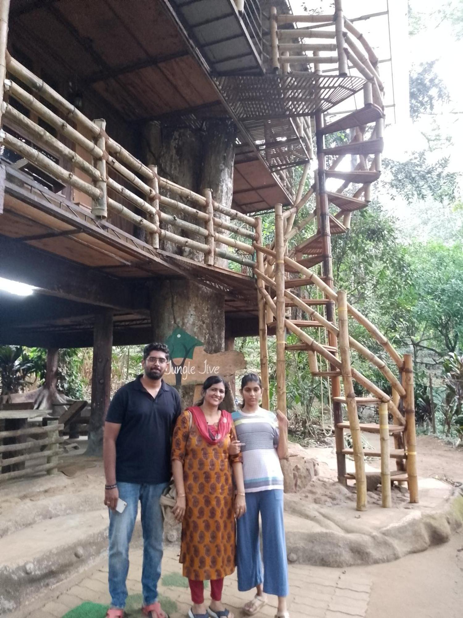 Jungle Jive Treehouse And Farm House Мунар Екстериор снимка